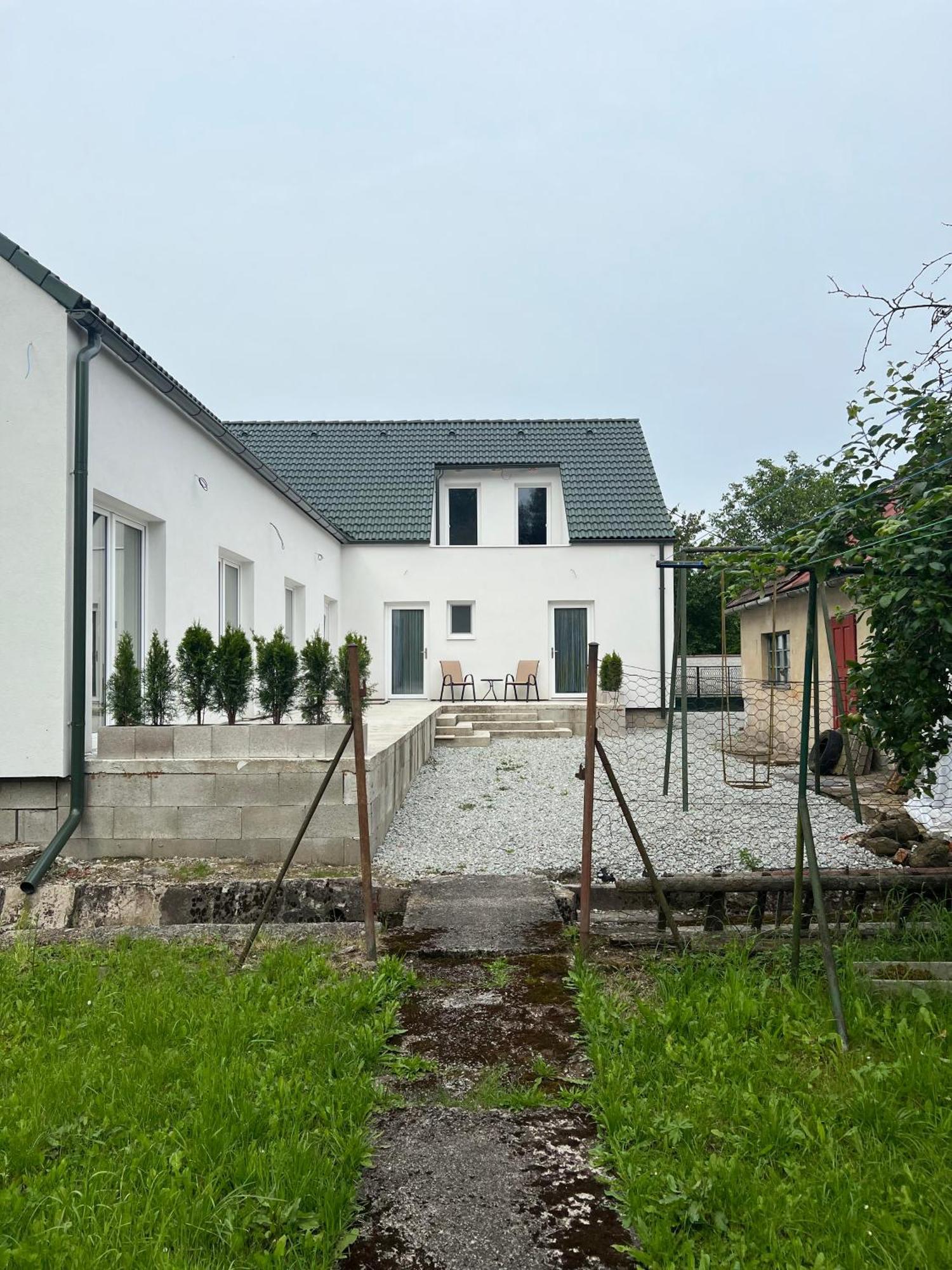 2 Moderne Apartmany 19 A 95 V Sukromi V Centre Mesta Turčianske Teplice Exterior foto